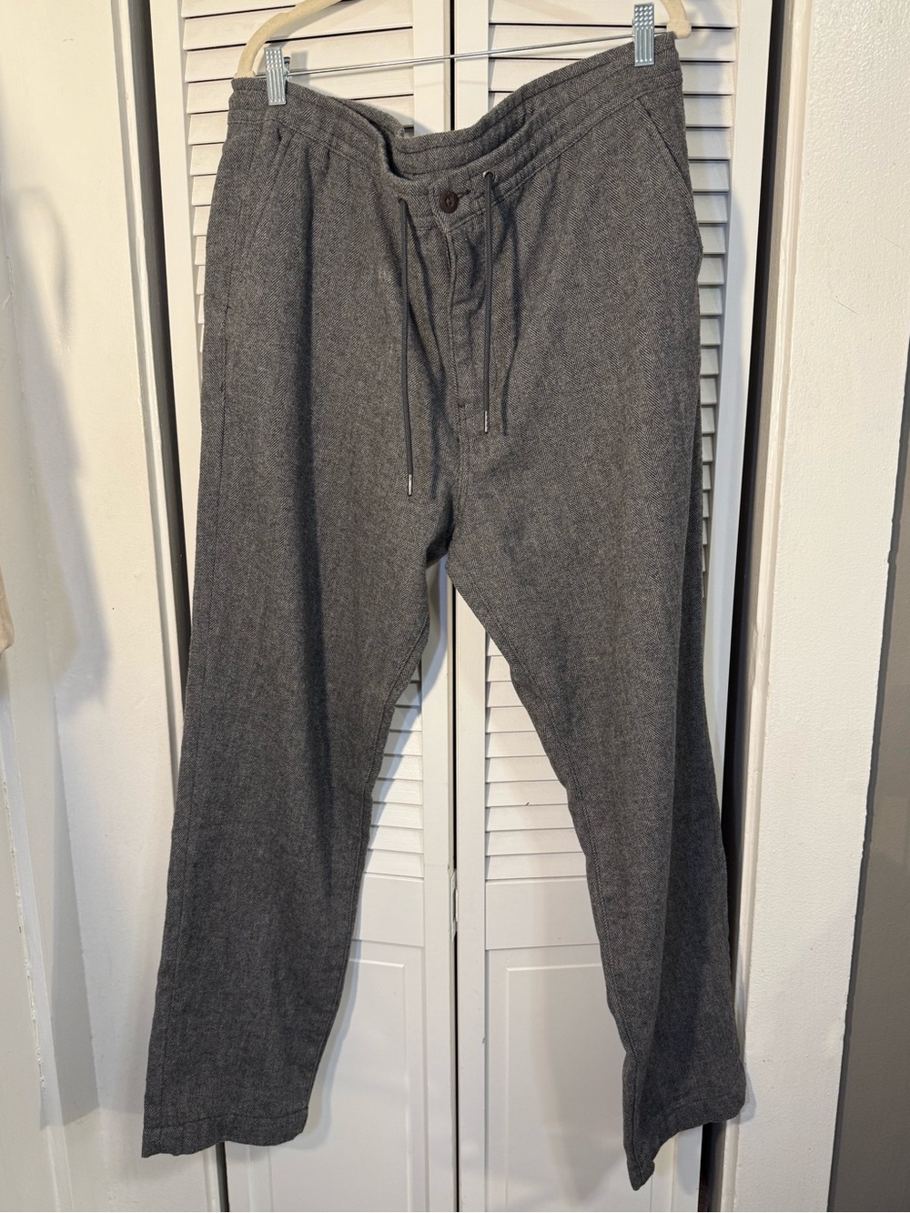 American Eagle Outfitters Men's Gray Houndstooth Athletic Pull On Pants